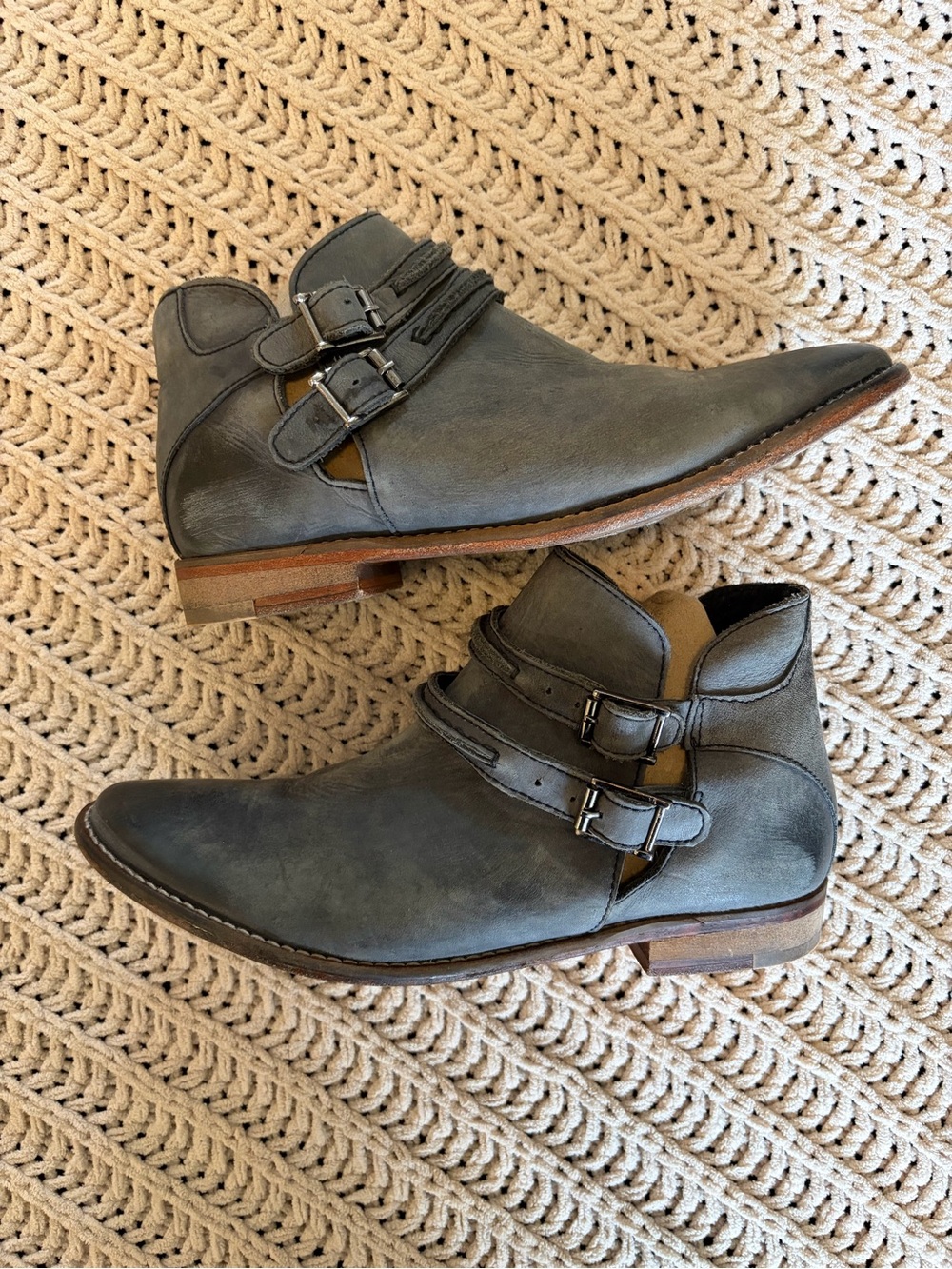 Free People Womens Braeburn Gray Distressed Leather Ankle Boot - Picture 3 of 8